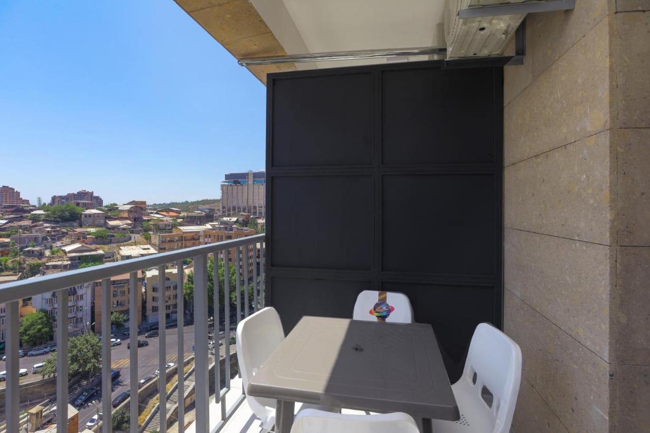 Stay Inn Apartments On Amiryan 26/4 Erévan Extérieur photo